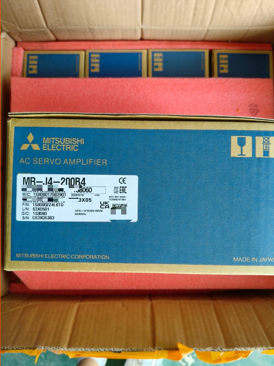 伺服控制器 MR-J4-200B实物图2