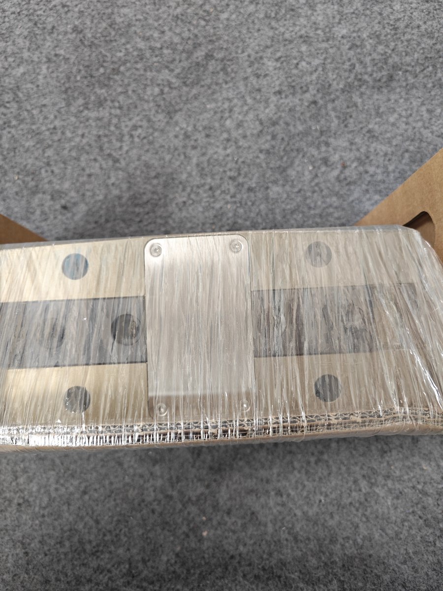 夹爪 PGN-plus 240-1-AS-SD（订货号37371408）实物图2