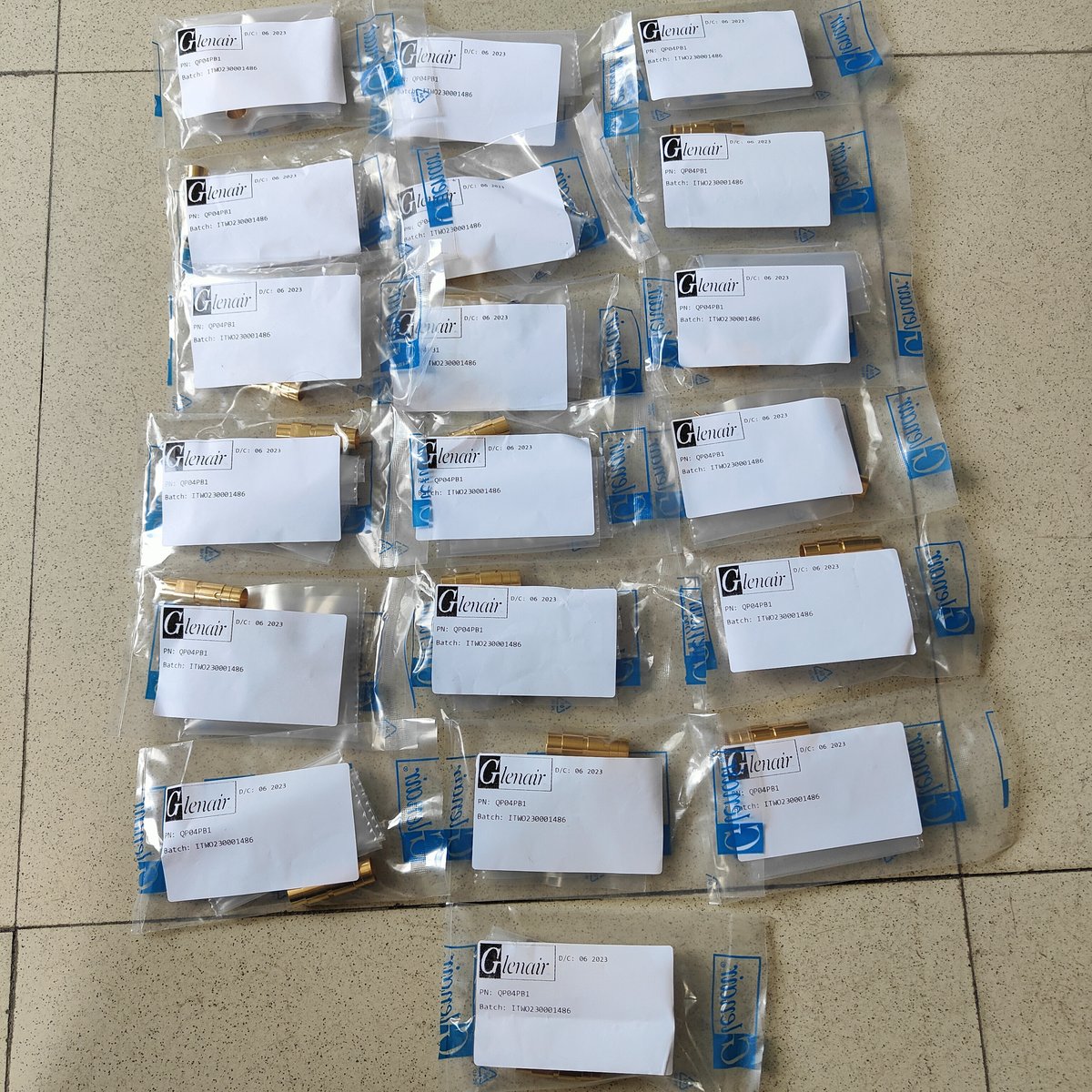 航空连接器/插头 QP04PB1实物图2